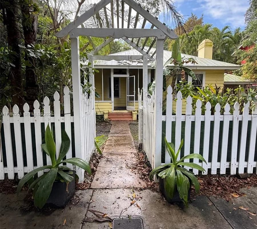 3972 Loquat Ave # 0, Miami FL 33133