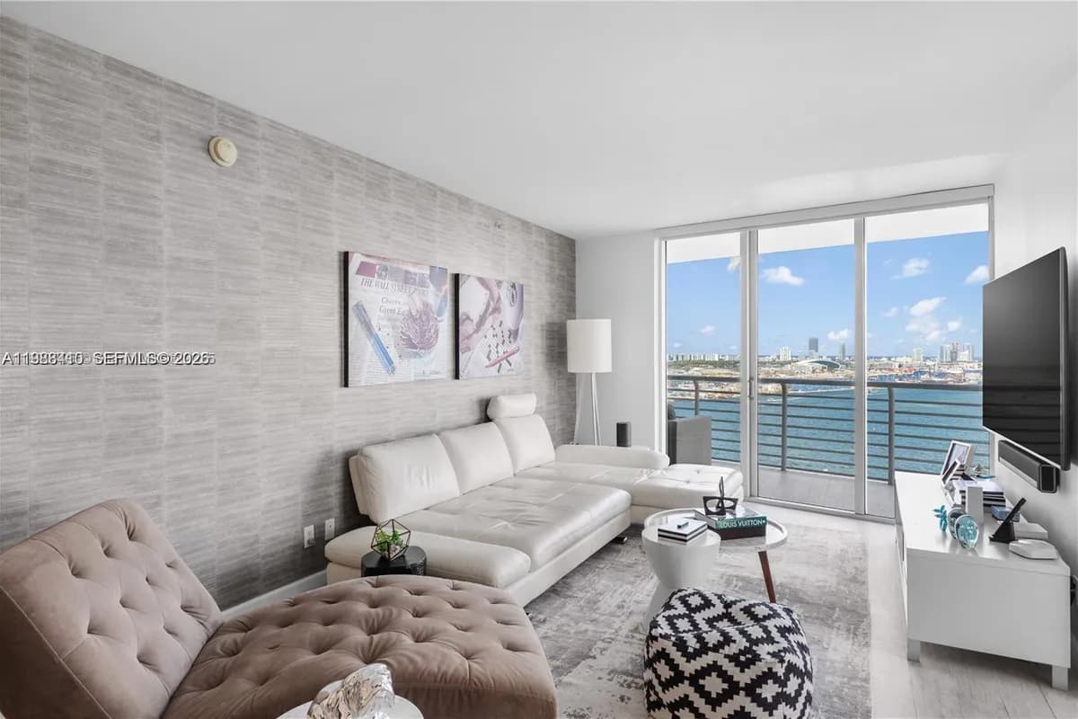 335 S Biscayne # 2309, Miami FL 33131