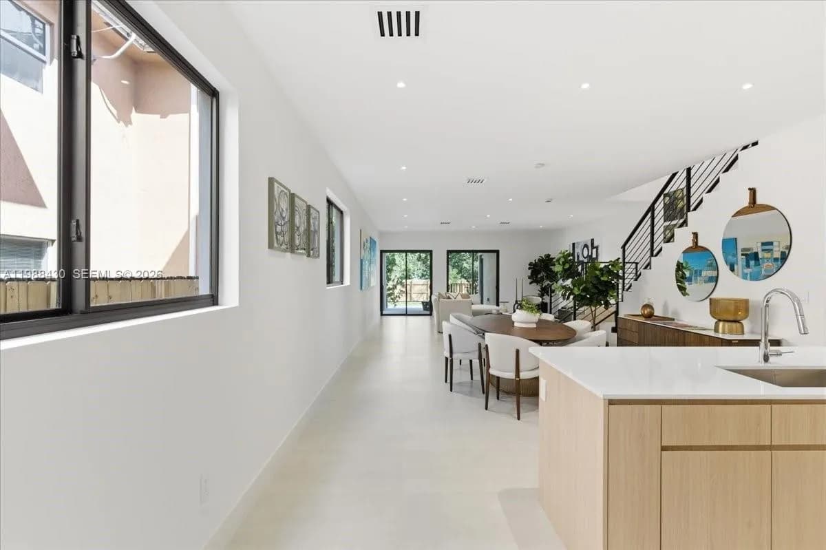 2925 SW 36th Ave, Miami FL 33133