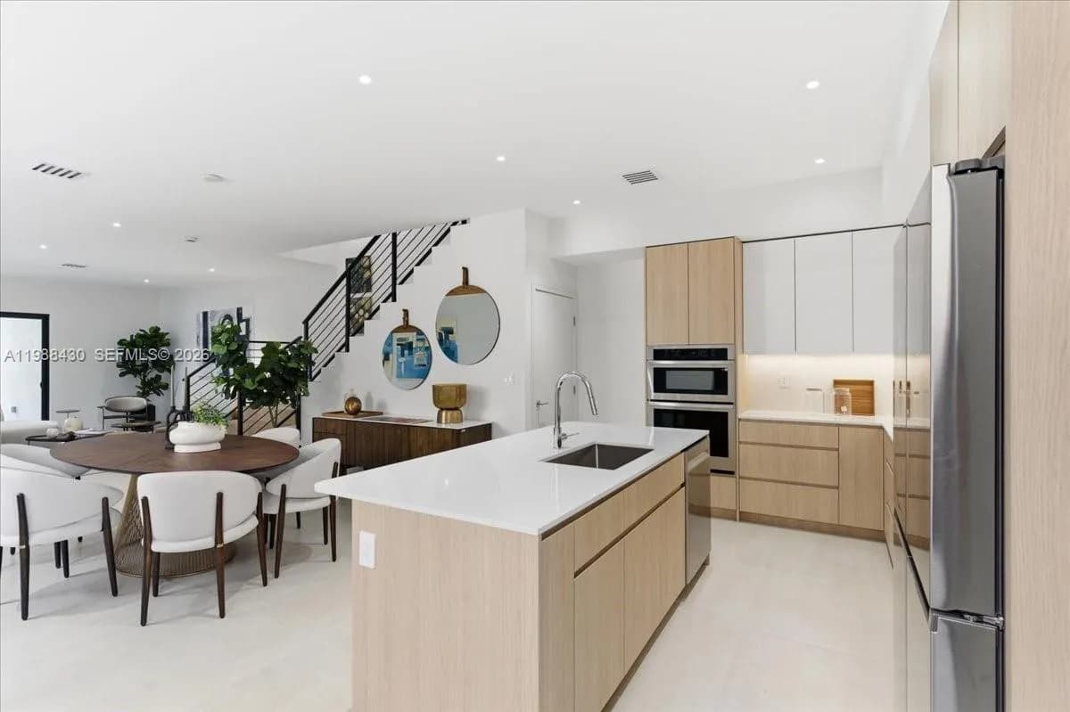 2925 SW 36th Ave, Miami FL 33133