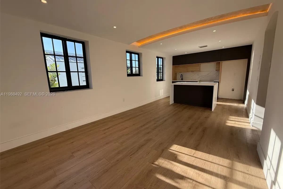 1716 SW 11 ST # 4, Miami FL 33135