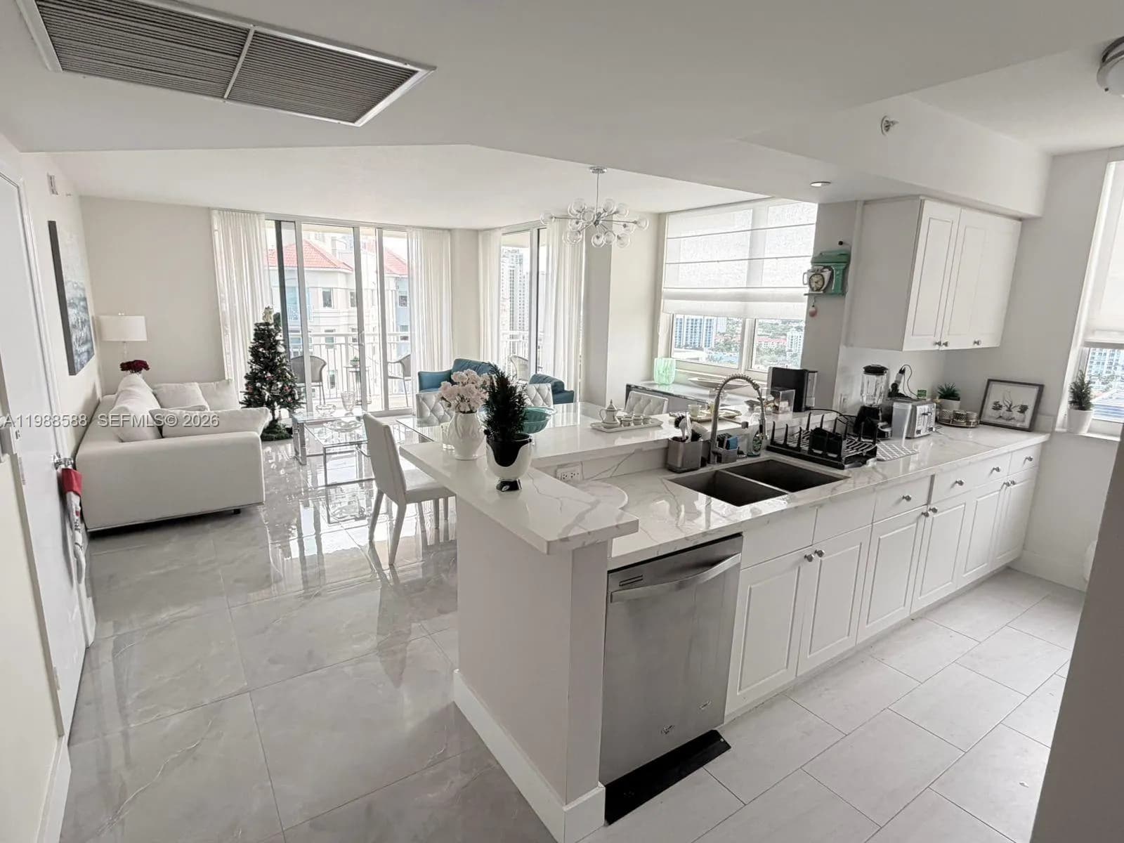 19501 W Country Club Dr # 2204, Aventura FL 33180