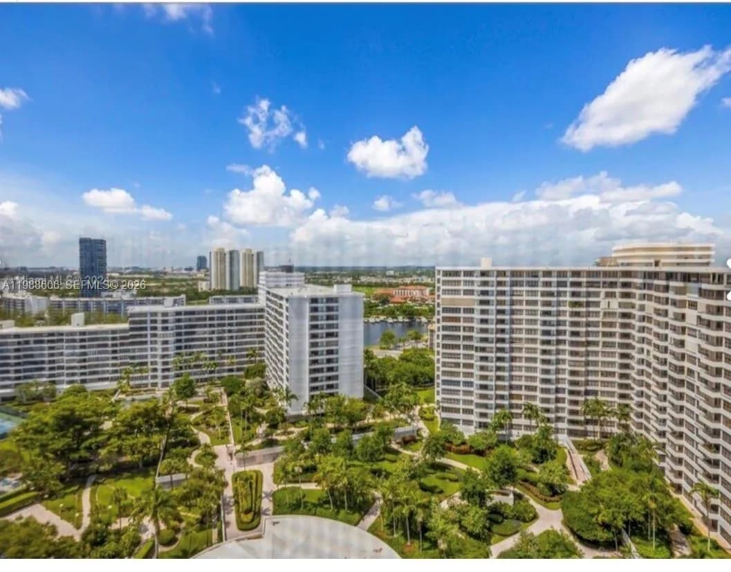 2500 Parkview Dr # 2119, Hallandale Beach FL 33009