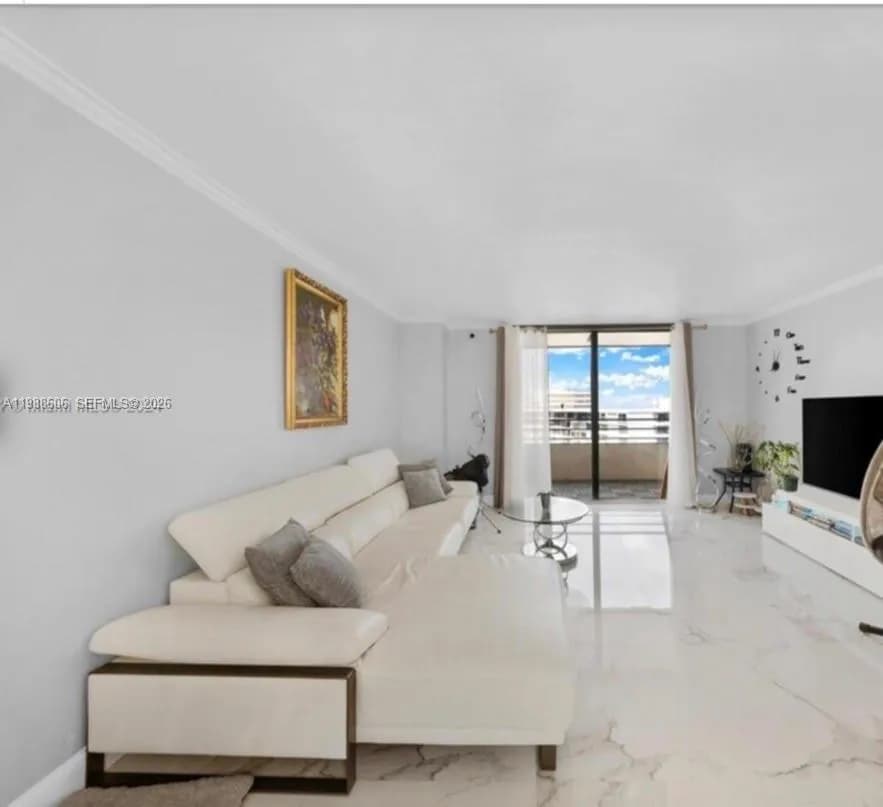 2500 Parkview Dr # 2119, Hallandale Beach FL 33009