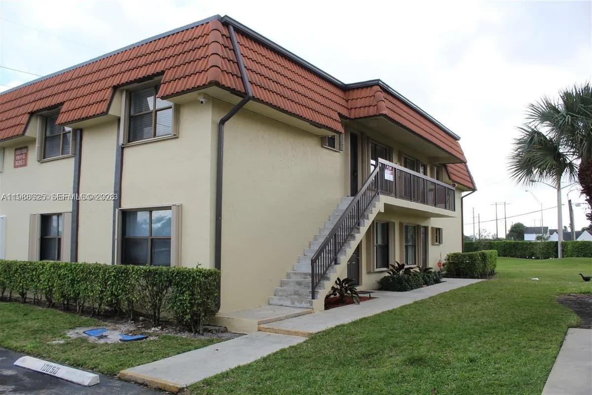 10016 NW 4th St # 201, Pembroke Pines FL 33024