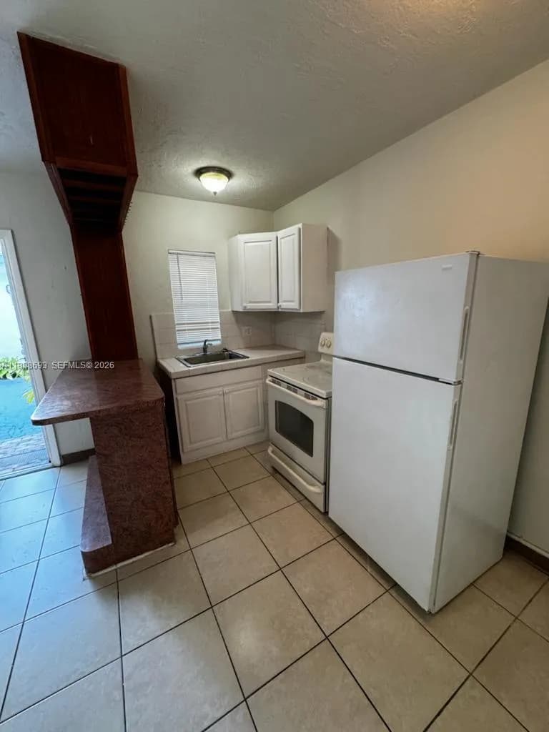 2900 W Flagler St # 6, Miami FL 33135