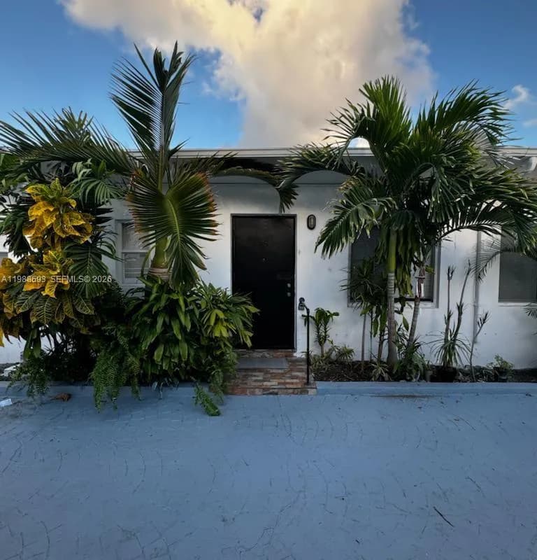 2900 W Flagler St # 6, Miami FL 33135