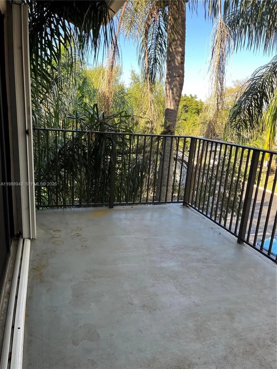 10121 W Sunrise Blvd # 304, Plantation FL 33322