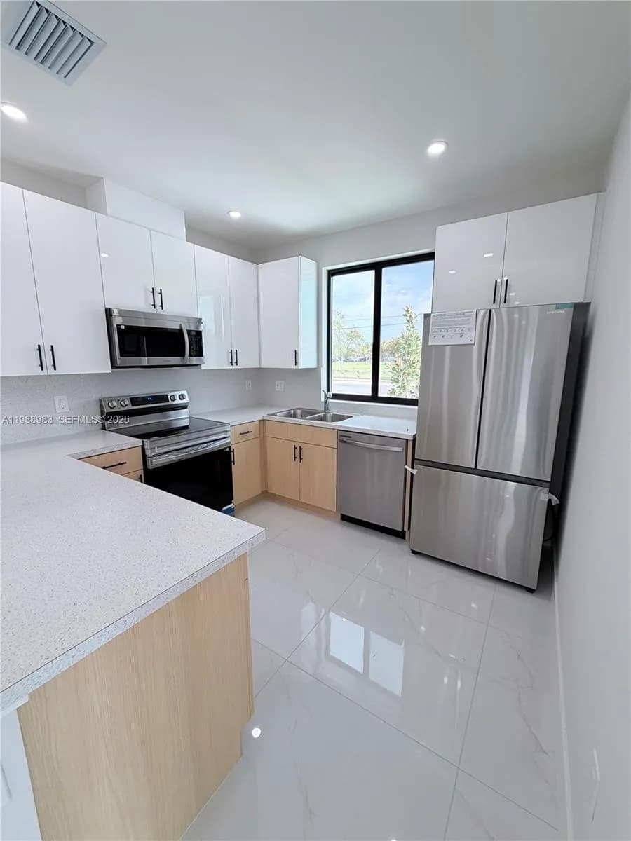 12330 SW 219th St, Miami FL 33170