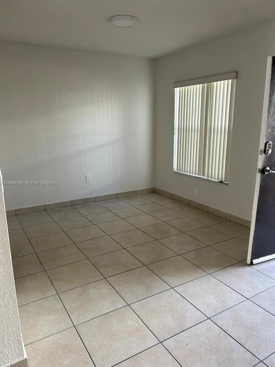 128 W 21st St # 102, Hialeah FL 33010