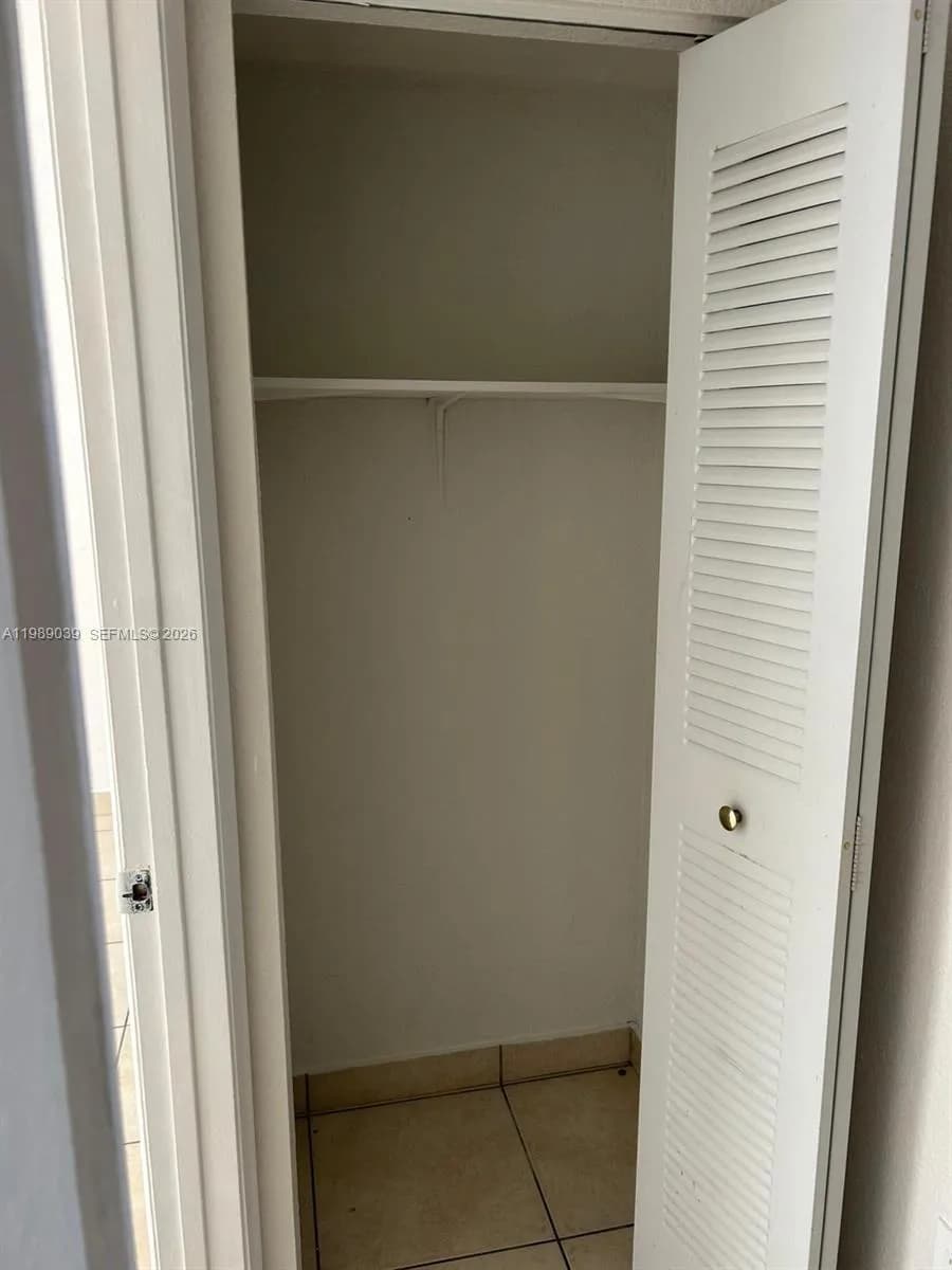 128 W 21st St # 102, Hialeah FL 33010