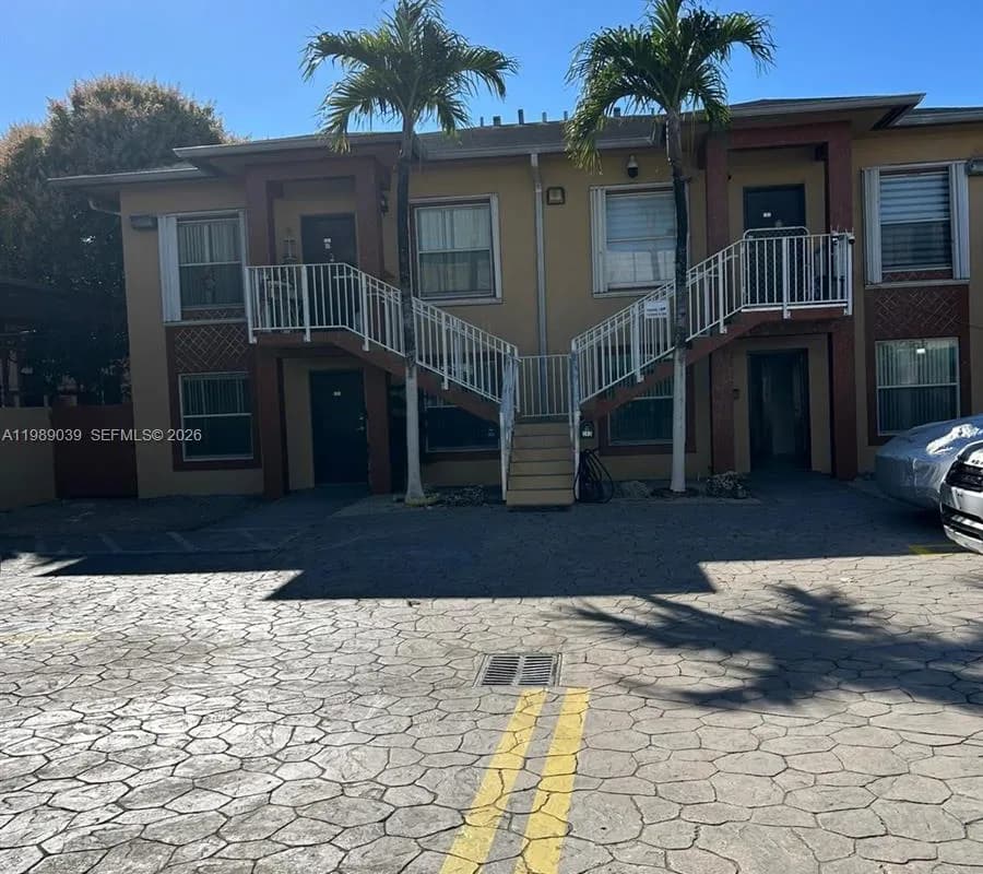 128 W 21st St # 102, Hialeah FL 33010