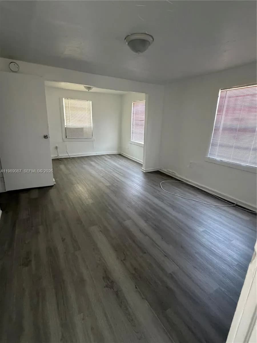 1811 NW 84th St # 3, Miami FL 33147