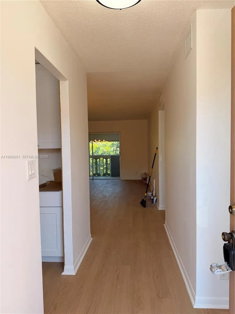 218 NE 12th Ave # 302, Hallandale Beach FL 33009