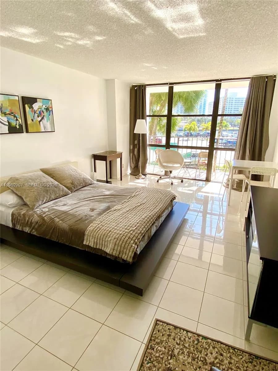 800 Parkview Dr # 222, Hallandale Beach FL 33009