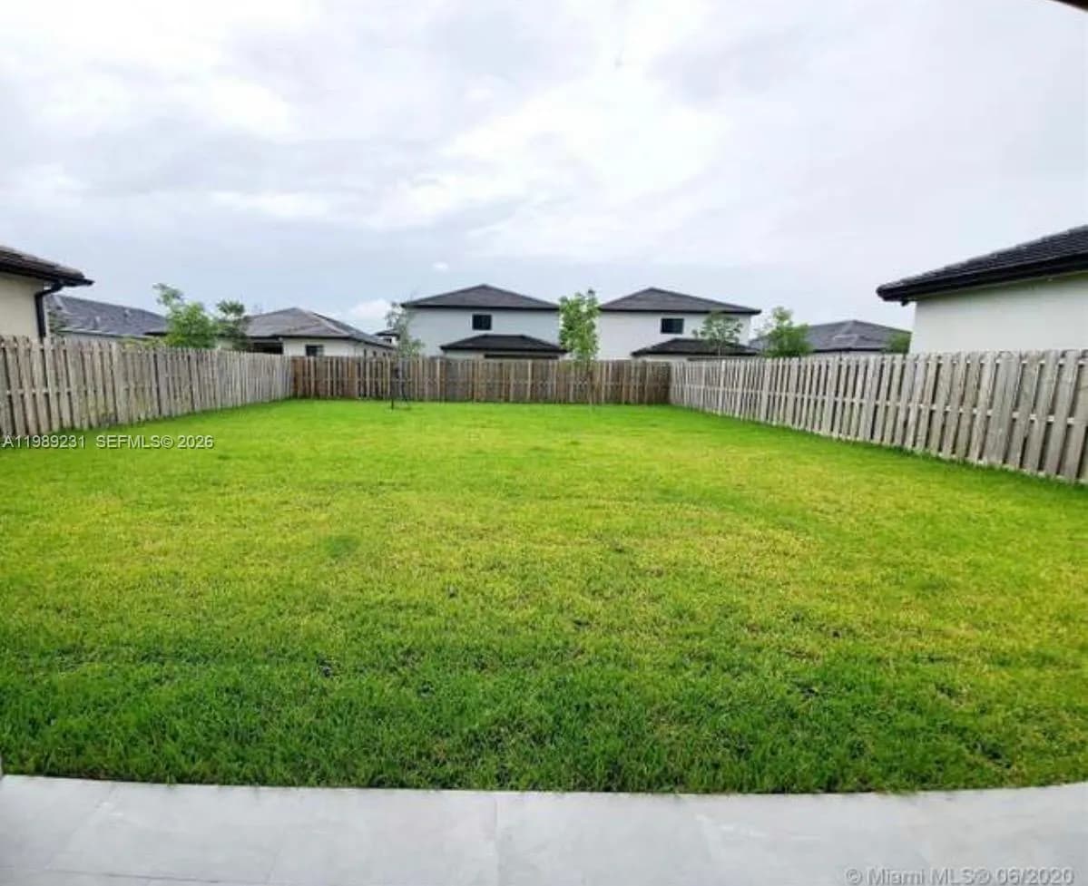 14651 SW 21st St, Miami FL 33175