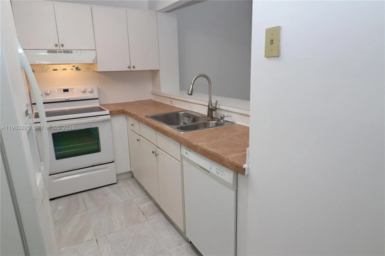 16531 NE 35th Ave # 103, North Miami Beach FL 33160