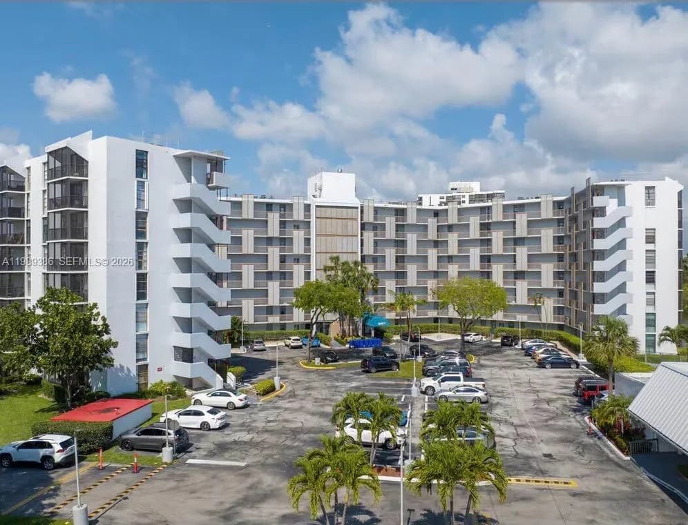 3401 N Country Club Dr # 718, Aventura FL 33180