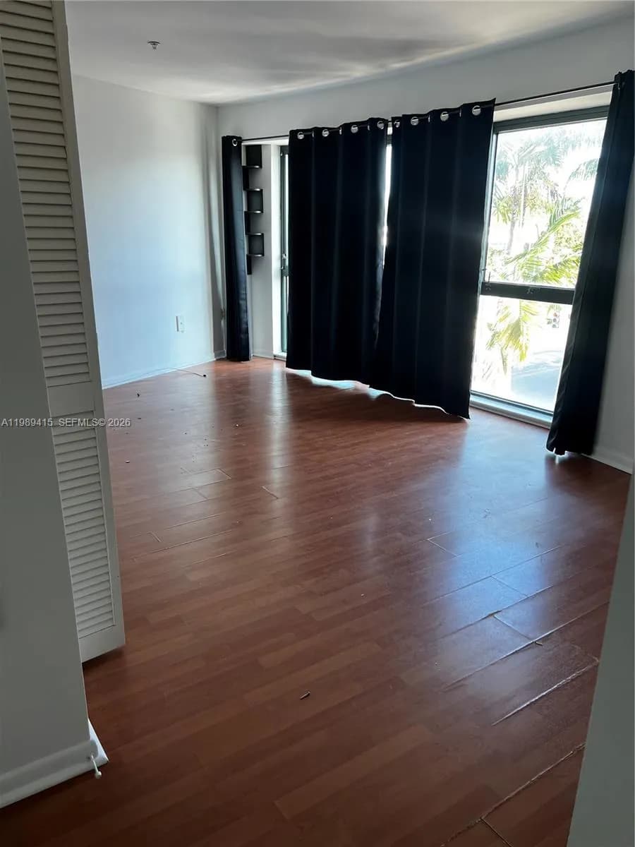 5705 SW 72nd St # 5705, South Miami FL 33143