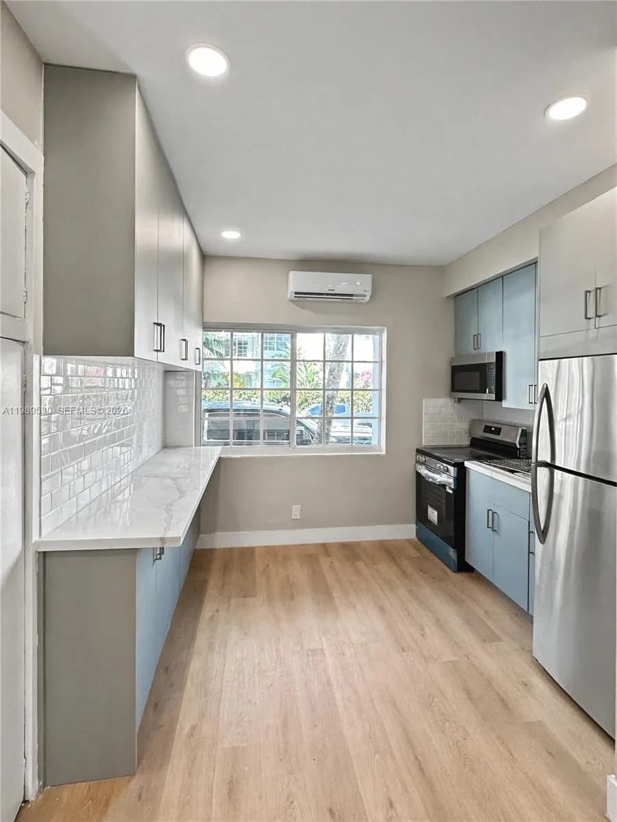 830 10th St # 2, Miami Beach FL 33139