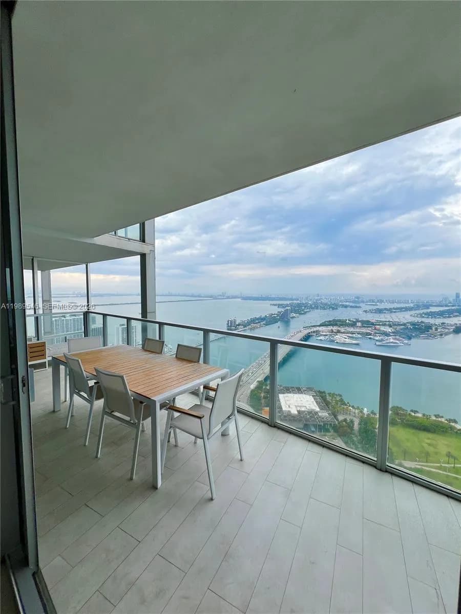 1100 Biscayne Blvd # 5804, Miami FL 33132