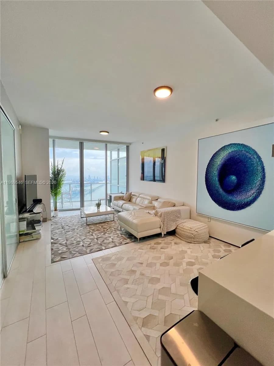 1100 Biscayne Blvd # 5804, Miami FL 33132