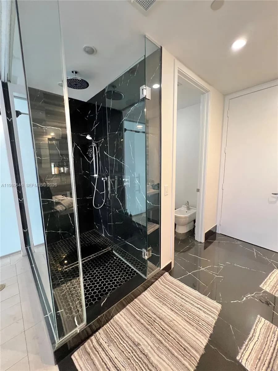 1100 Biscayne Blvd # 5804, Miami FL 33132