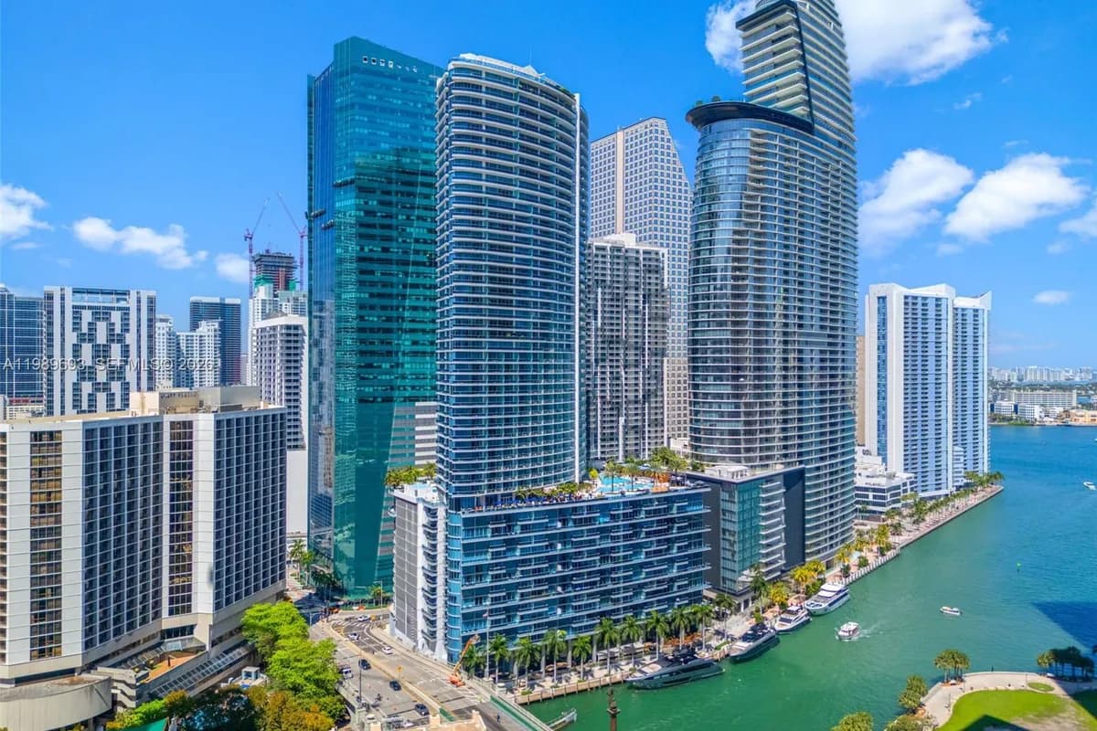 200 Biscayne Boulevard Way # 3707, Miami FL 33131