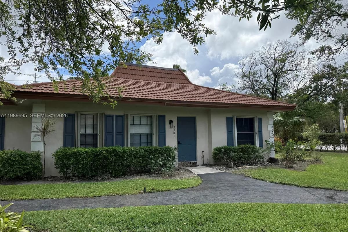 2381 SW 70th Ave # 49, Davie FL 33317