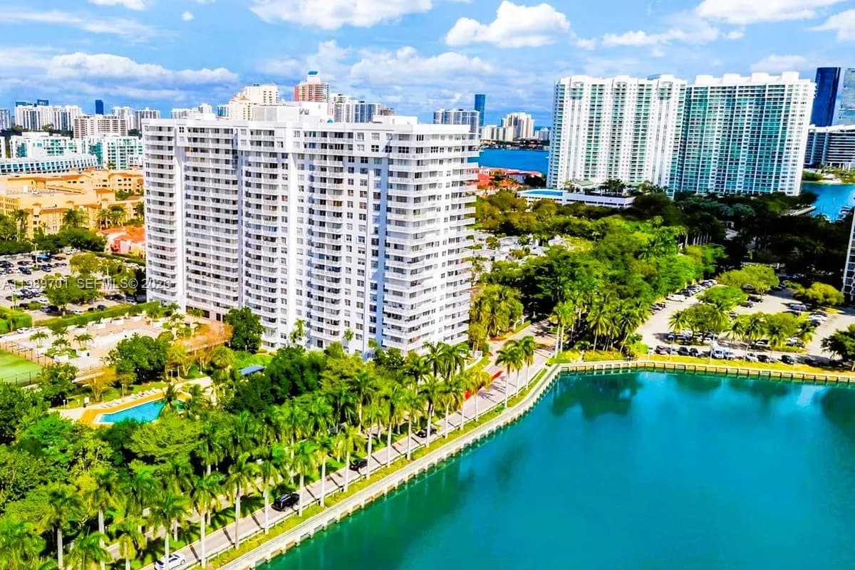 2851 NE 183rd St # 905E, Aventura FL 33160