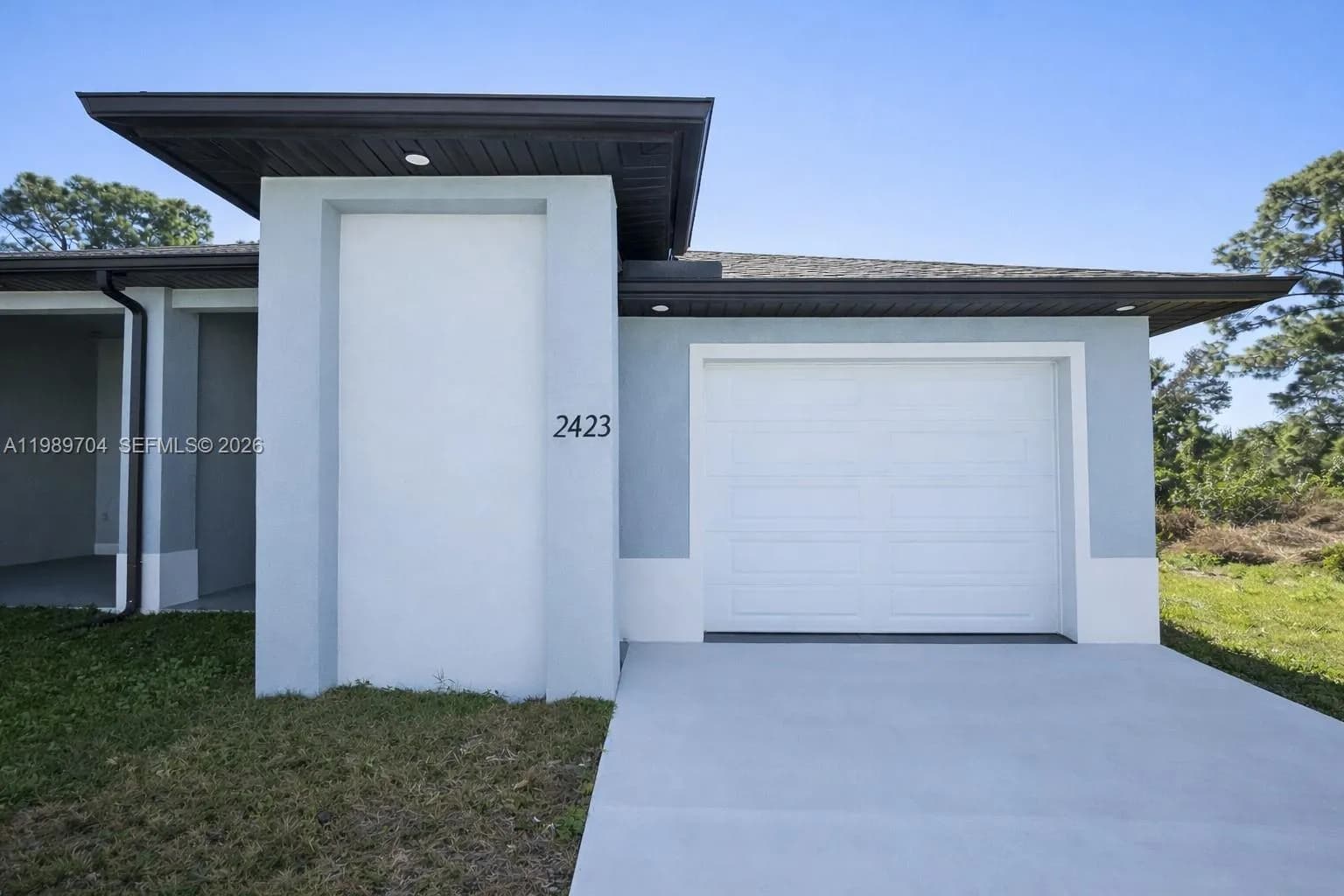 2421/2423 milton ave s, Lehigh Acres FL 33973