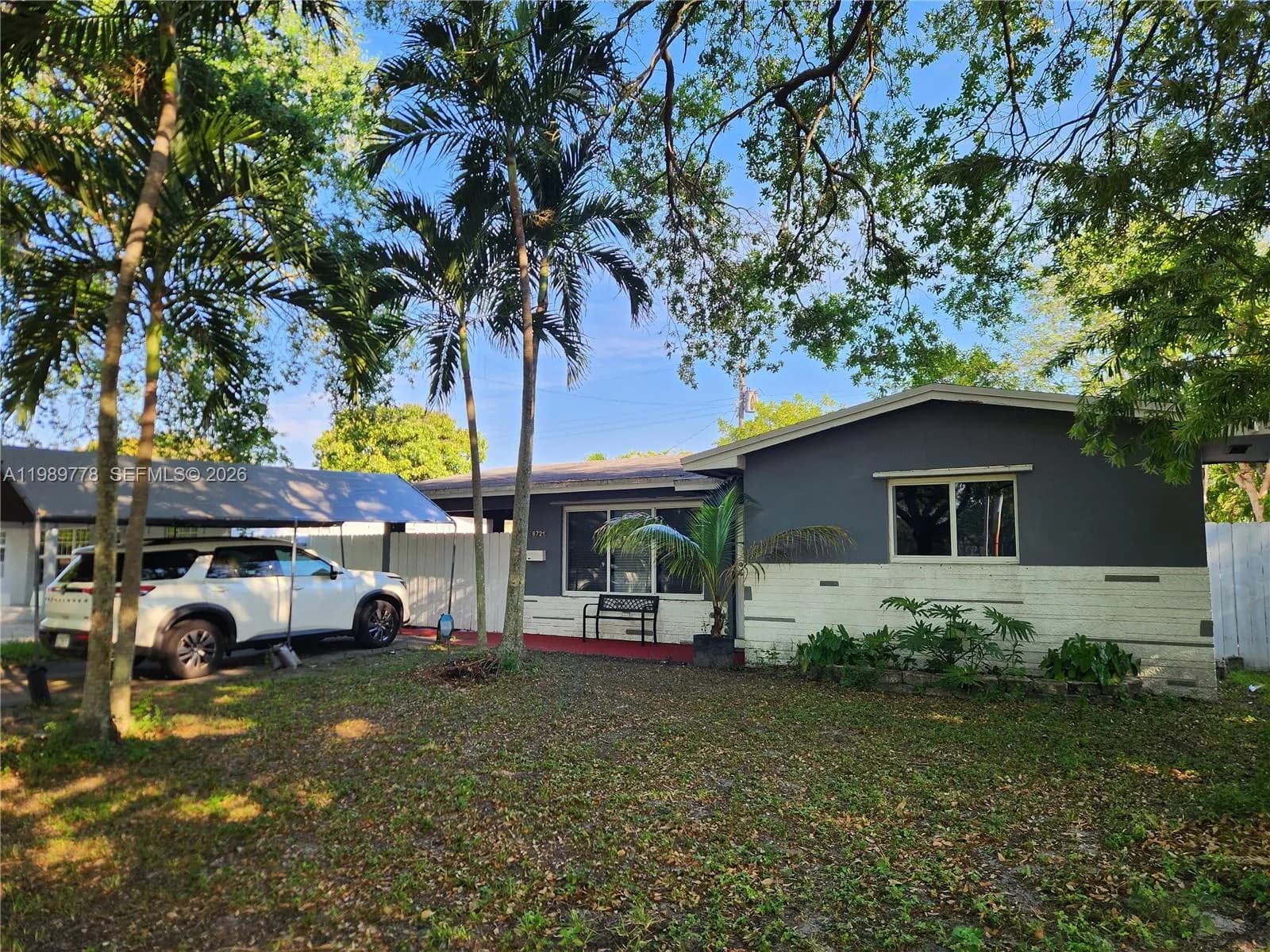 6721 Garfield St, Hollywood FL 33024