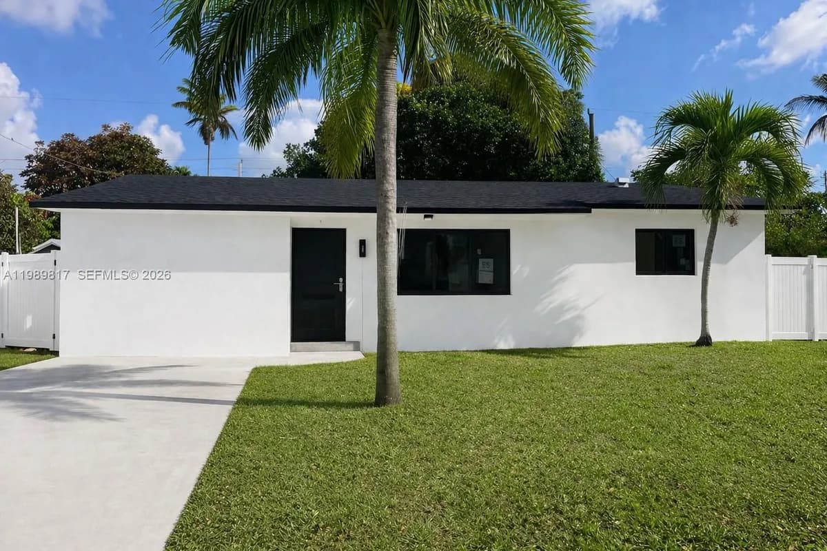 1141 NE 166th St, North Miami Beach FL 33162