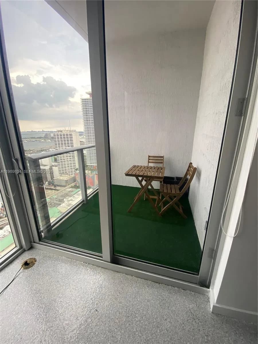 151 SE 1st St # 3304, Miami FL 33131