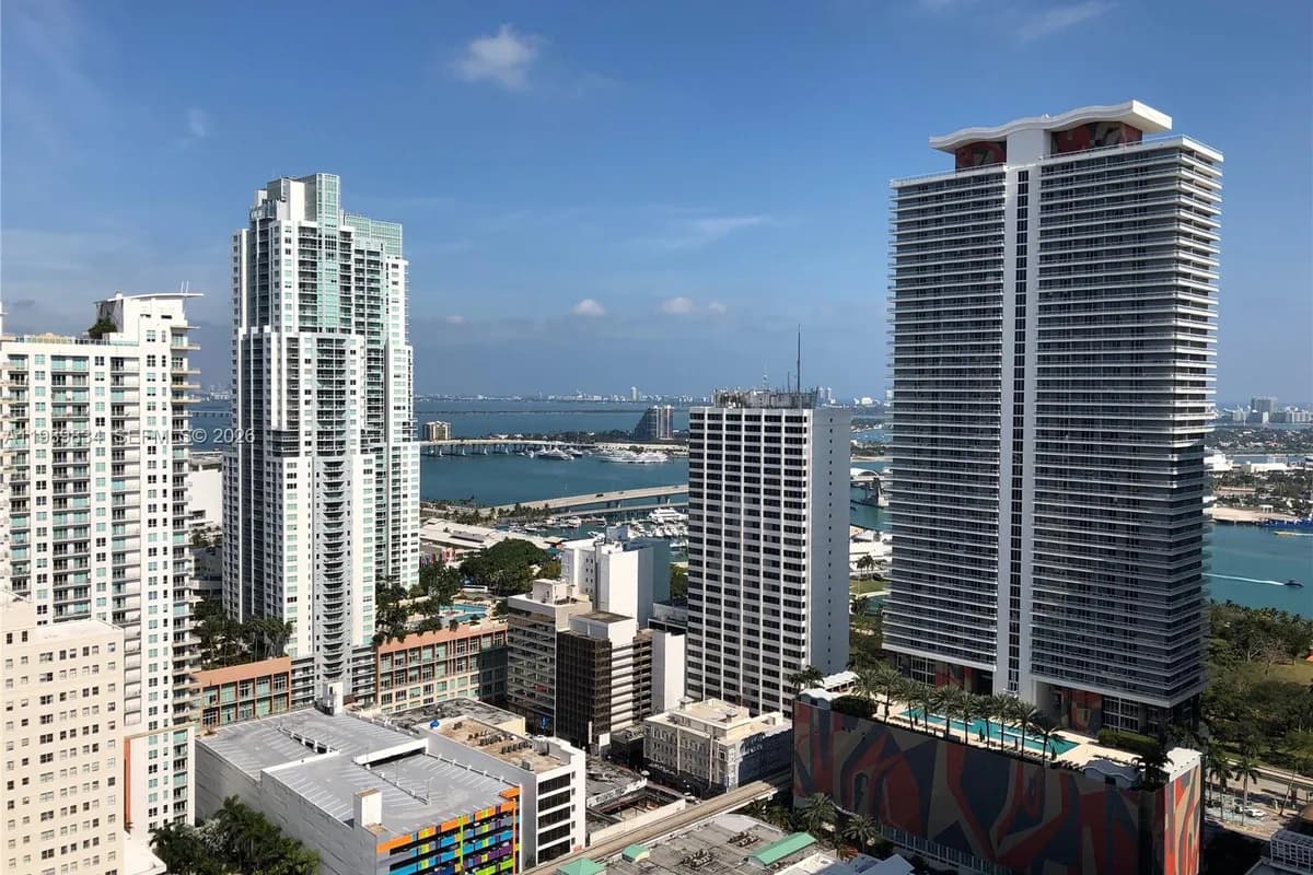 151 SE 1st St # 3304, Miami FL 33131