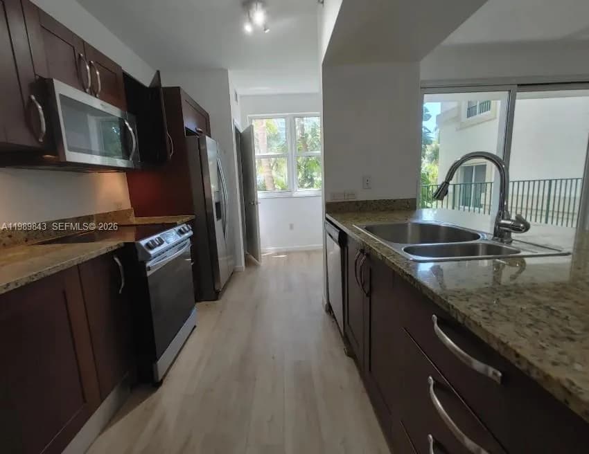 20000 E Country Club Dr # 201, Aventura FL 33180