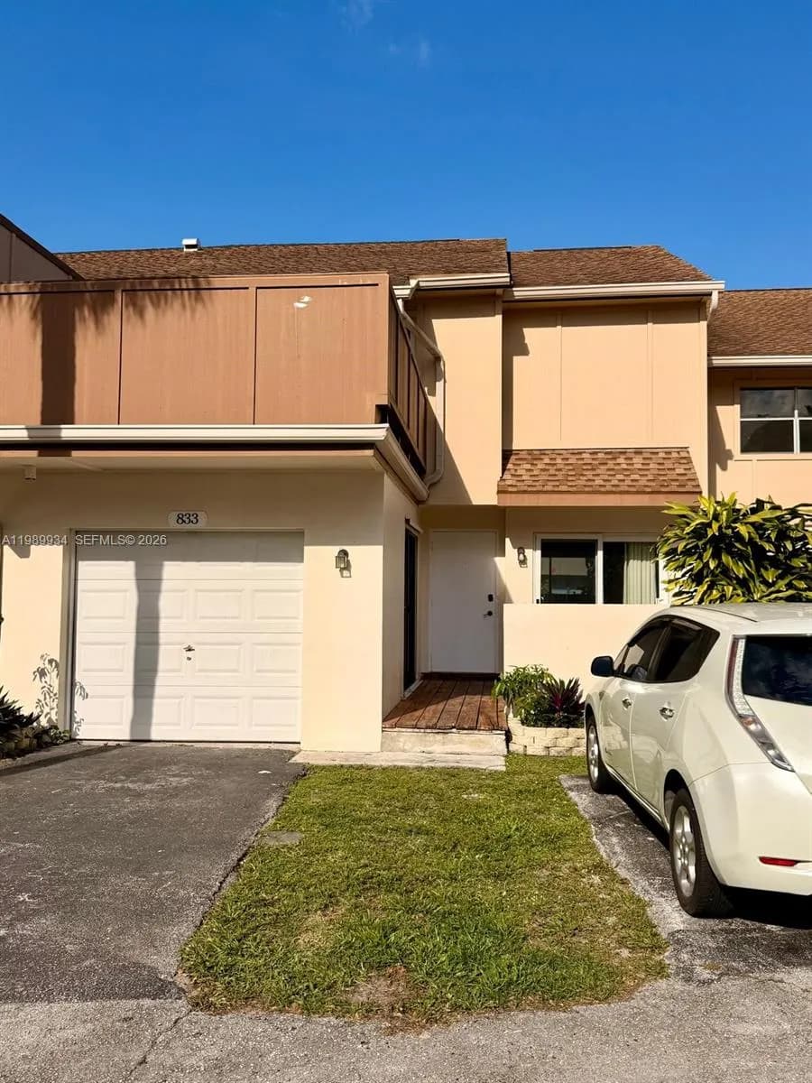 833 NW 81st Ter # 8, Plantation FL 33324