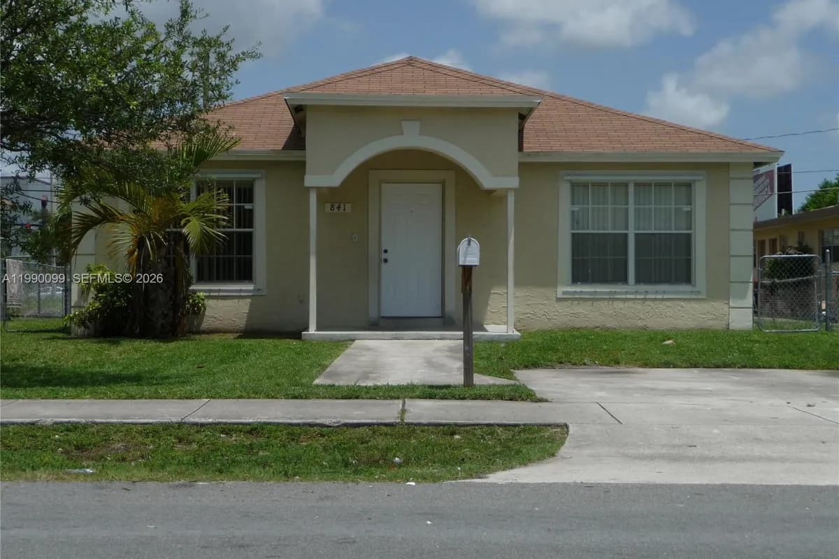 841 NW 10th Street, Hallandale Beach FL 33009