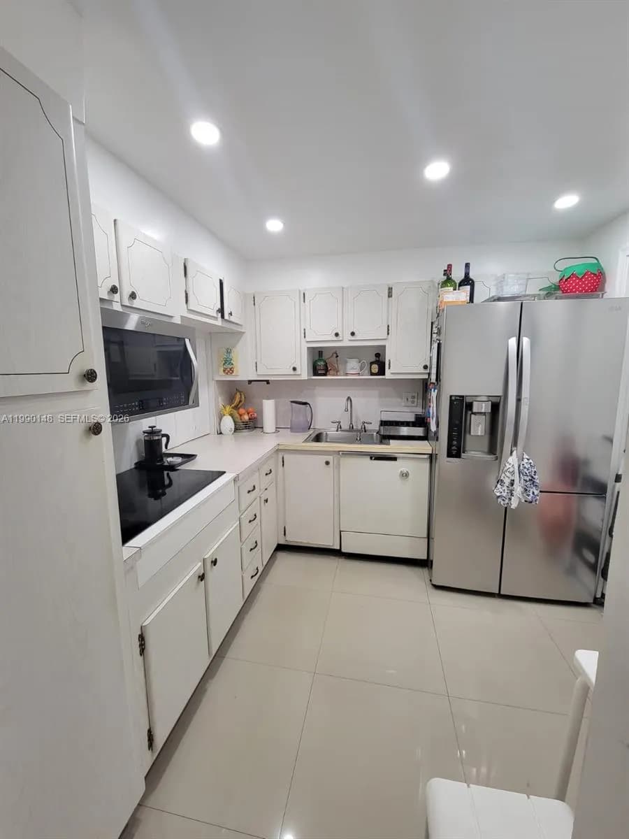 1825 S Ocean Dr # 611, Hallandale Beach FL 33009