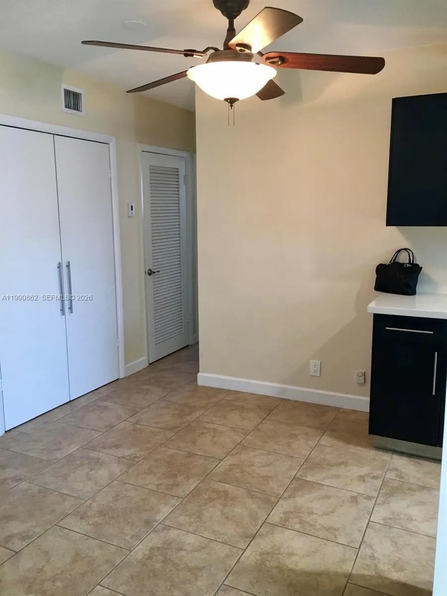 1824 Monroe St # 11, Hollywood FL 33020