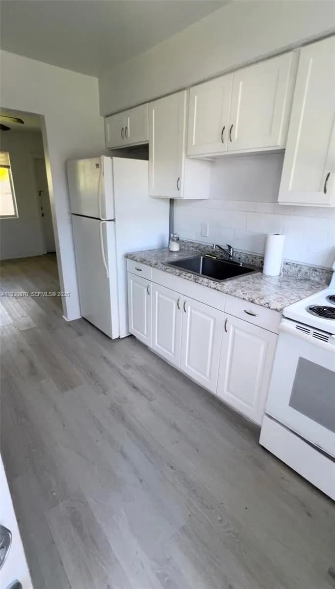 404 SW 5th Ave # 1, Hallandale Beach FL 33009