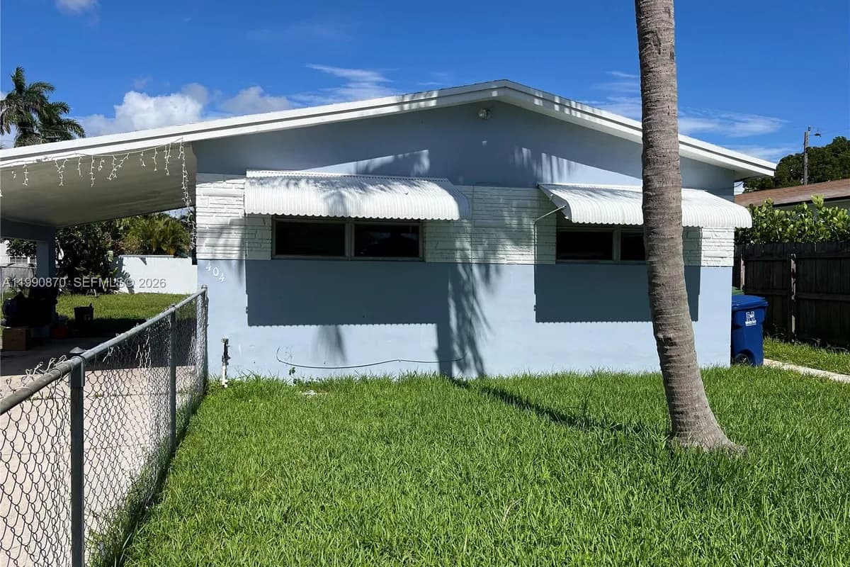 404 SW 5th Ave # 1, Hallandale Beach FL 33009