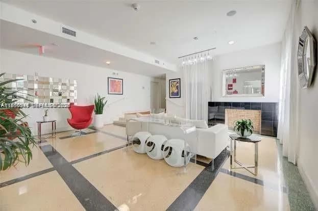 1300 Pennsylvania Ave # 204, Miami Beach FL 33139