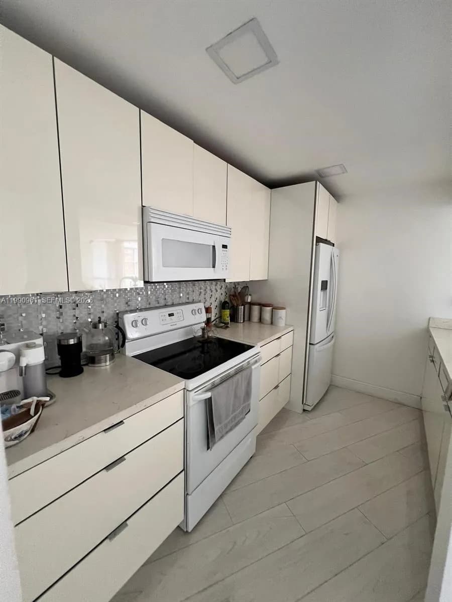 6955 NW 186th St # F104, Hialeah FL 33015