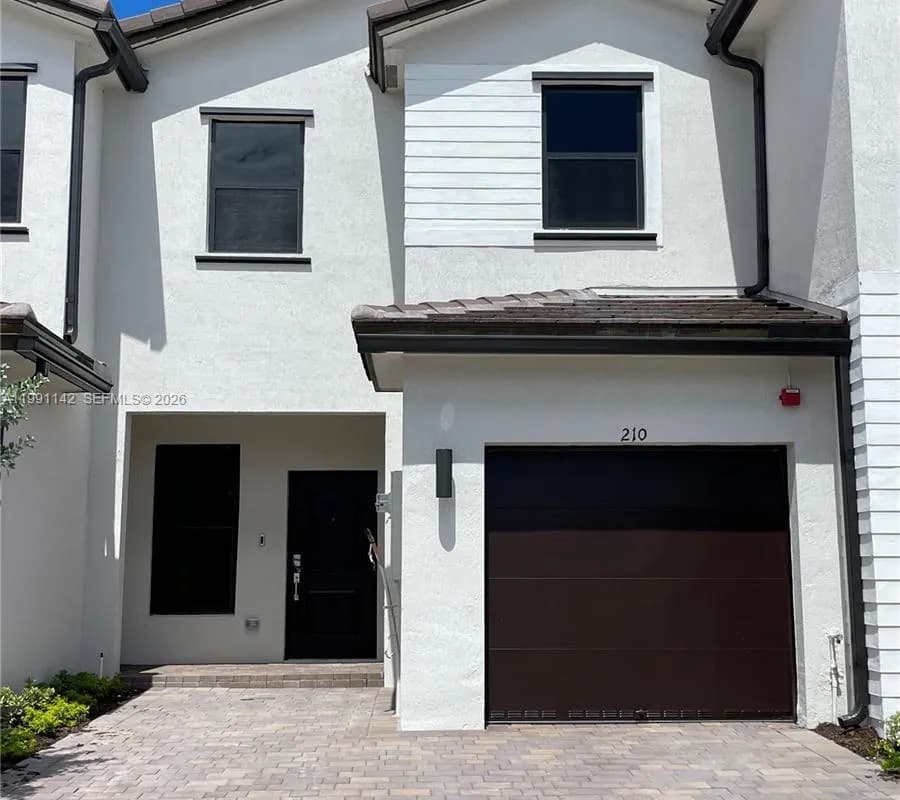 210 SW 159th Ct, Pembroke Pines FL 33027