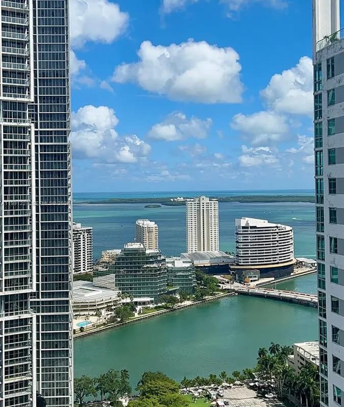 77 SE 5TH # 3614, Miami FL 33131