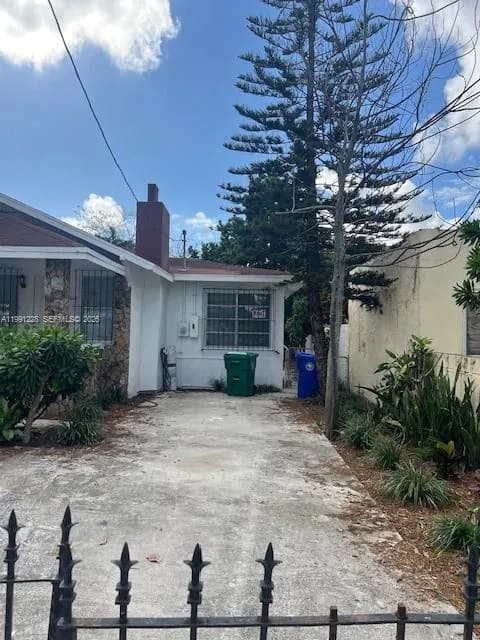 1262 SW 4th St # 0, Miami FL 33135
