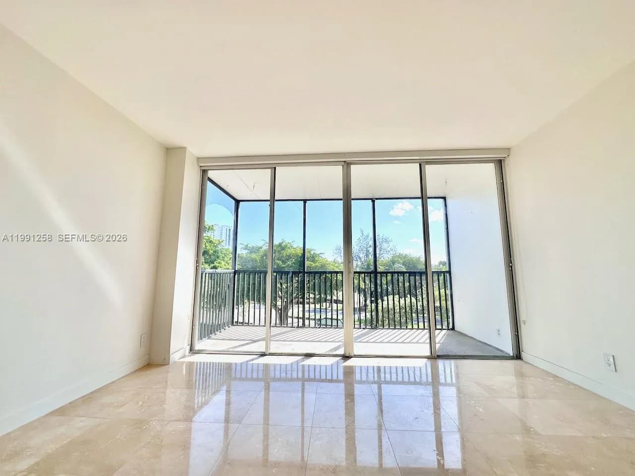 3301 N Country Club Dr # 410, Aventura FL 33180