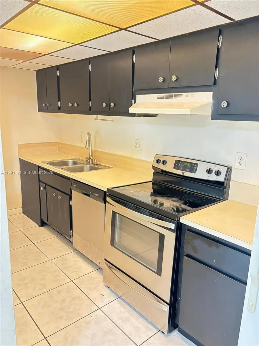 4270 NW 79th Ave # 2D, Doral FL 33166