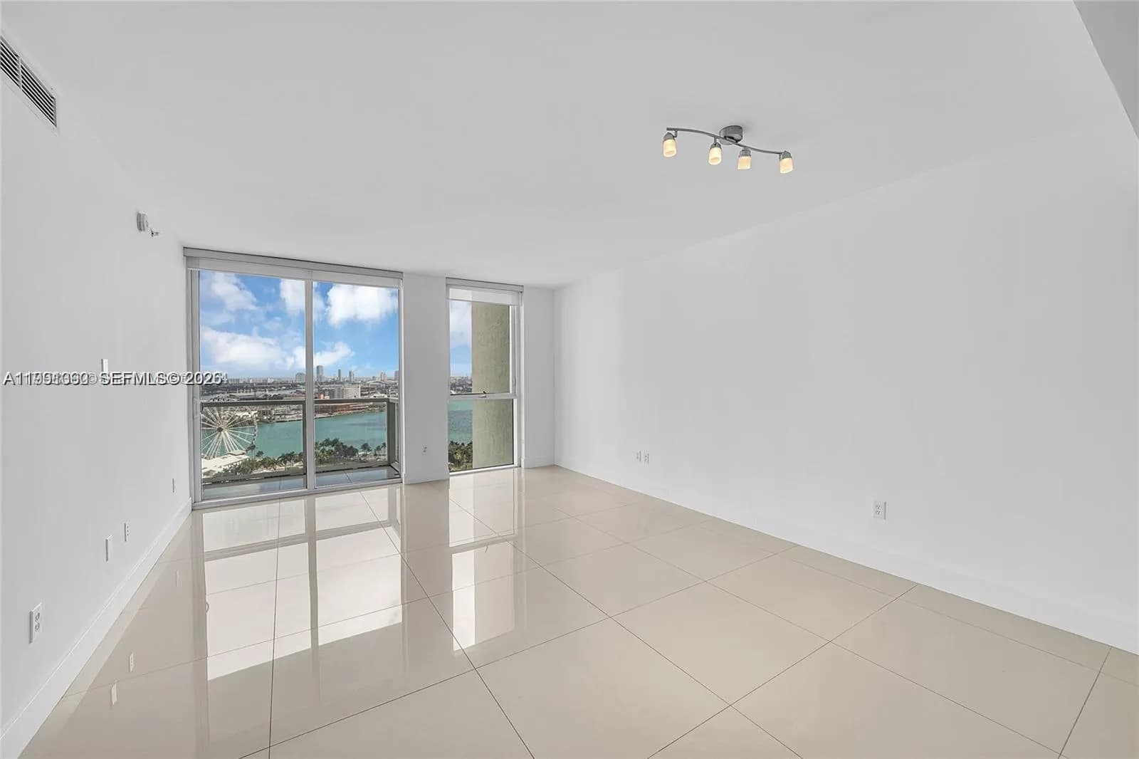 253 NE 2nd St # 2307, Miami FL 33132